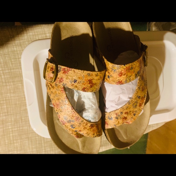 Sandals - Picture 3 of 7